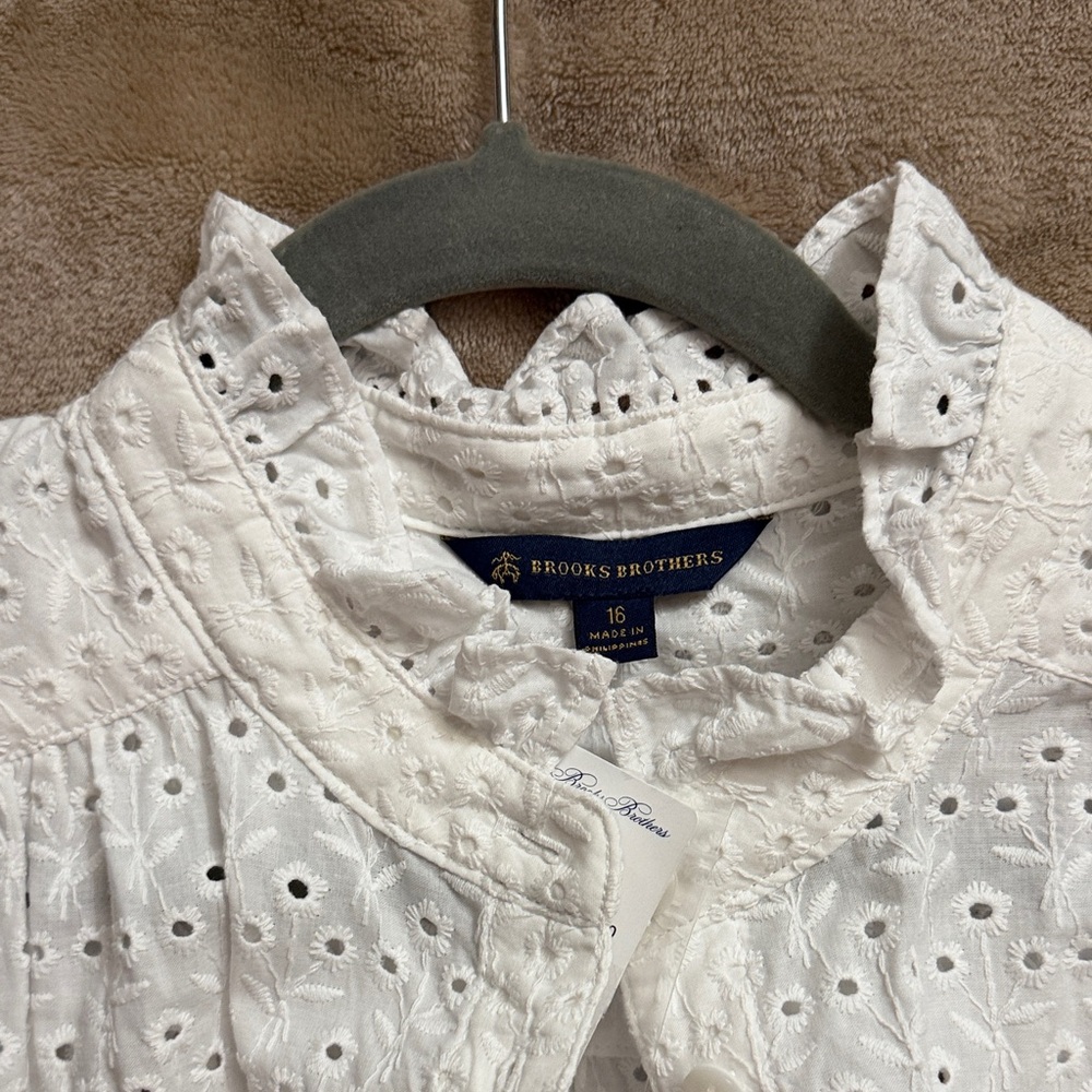 Brooks Brothers White Eyelet Ruffle Mock-Neck Camisole - Picture 3 of 8